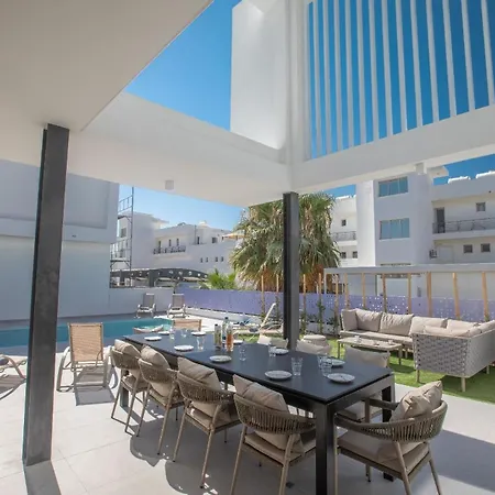 Ferienvilla Kube Fuer 12 Personen In Agia Napa