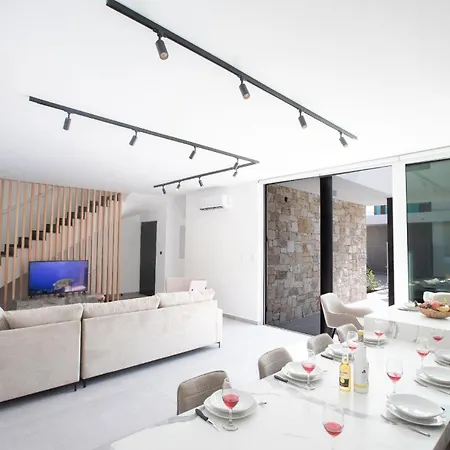 Ferienhaus Ferienvilla Kube Fuer 12 Personen In *